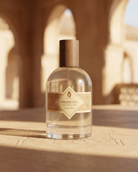 Artisanal 100ml bottle of Mezquita Eau de Parfum by Oneness Living. A sophisticated unisex oriental fragrance with notes of Rose, Oud, Musk, and Jasmine.